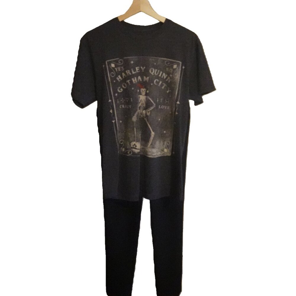 D.C. Comics Harley Quinn Gray TShirt Size Medium